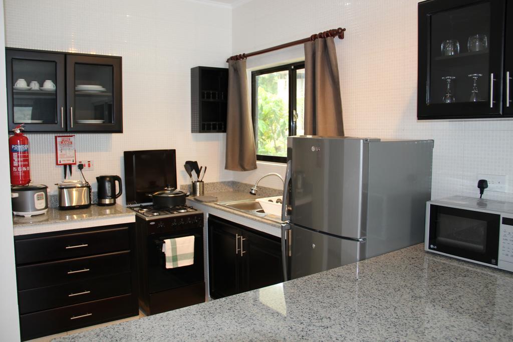 Surfers Cove Apartments Bel Ombre Ngoại thất bức ảnh